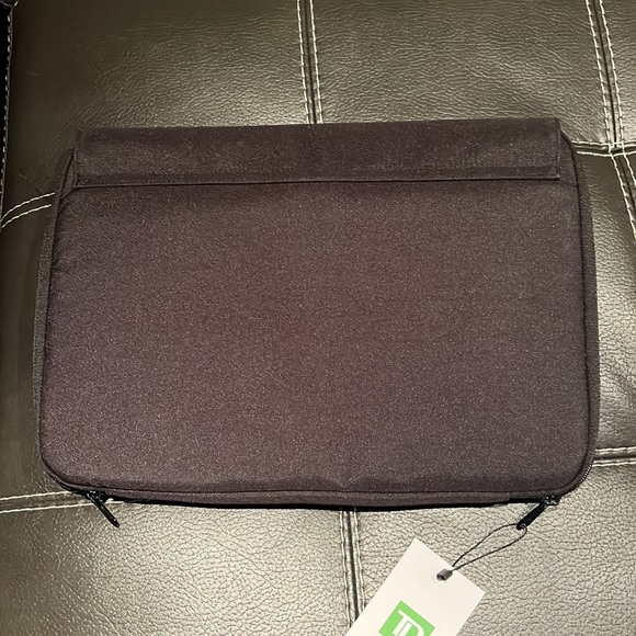 NWT TO THE MARKET LAPTOP/WORK BAG 🔥🔥🔥 - Picture 9 of 9